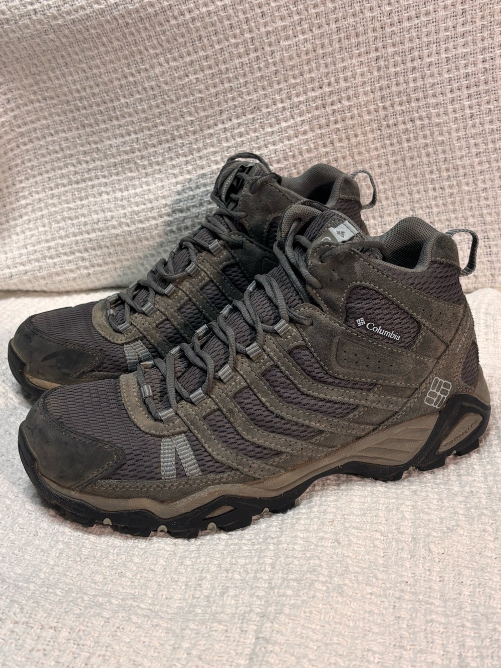 Columbia Crestwood Mid Waterproof Hiking Boots Womens
